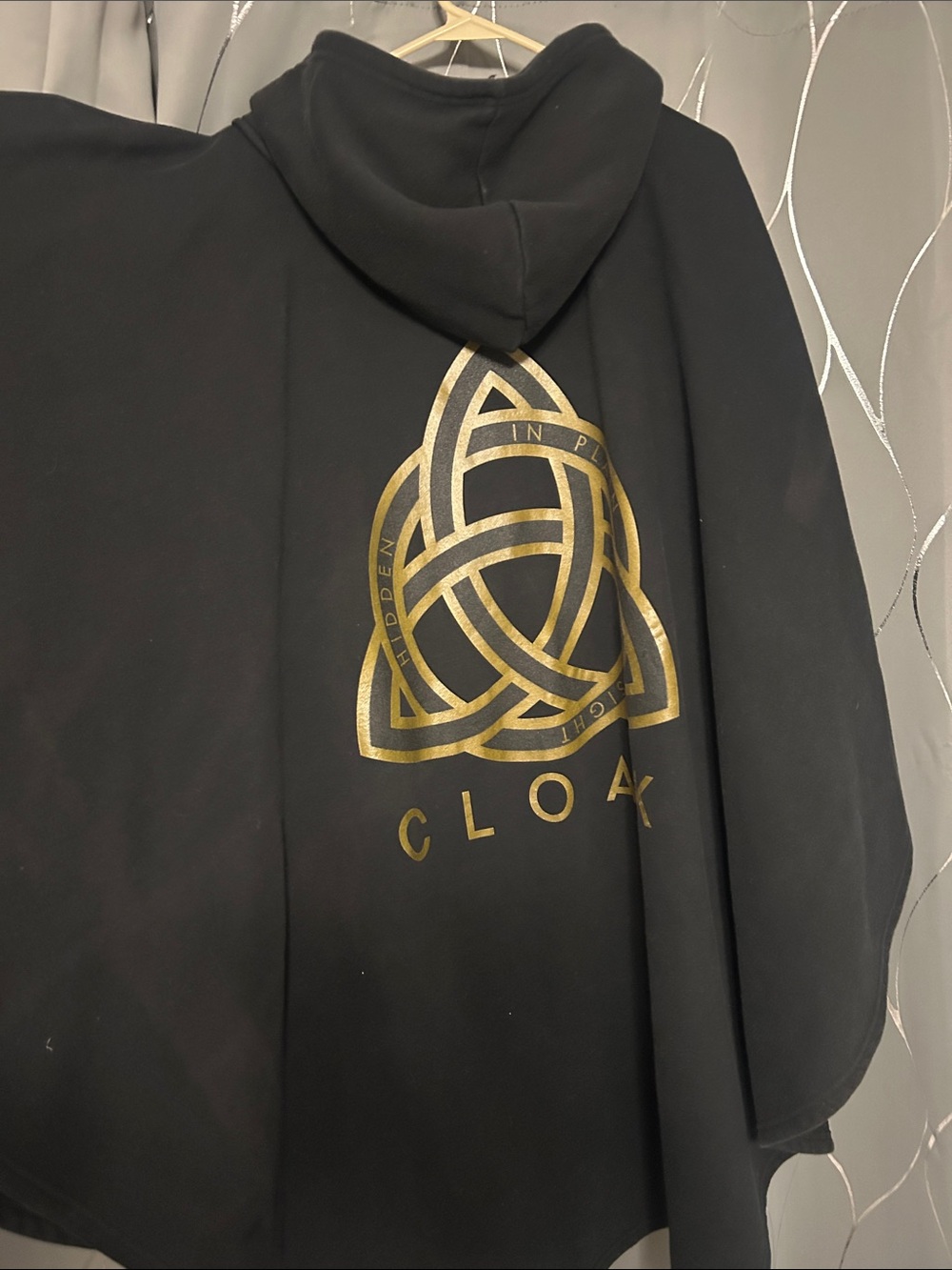 Cloak brand poncho Black Zip-Up Hoodie with Subtle Logo Patch - Picture 4 of 5